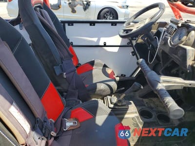 Piąte zdjęcie samochodu w środku: 2014 POLARIS RZR 4 1000 XP VIN:4XA6T1EA3EB203086 - miniatura