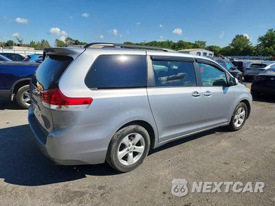 Trzecie zdjęcie samochodu z tyłu: 2011 TOYOTA SIENNA LE VIN:5TDKK3DC9BS107363 - miniatura