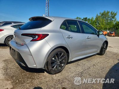 Trzecie zdjęcie samochodu z tyłu: 2024 TOYOTA COROLLA XSE VIN:JTNC4MBE9R3218981 - miniatura