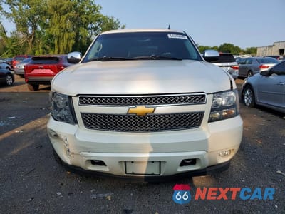 Piąte zdjęcie samochodu w środku: 2014 CHEVROLET TAHOE K1500 LTZ VIN:1GNSKCE02ER141529 - miniatura
