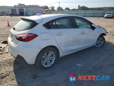 Trzecie zdjęcie samochodu z tyłu: 2019 CHEVROLET CRUZE LT VIN:3G1BE6SM0KS597653 - miniatura