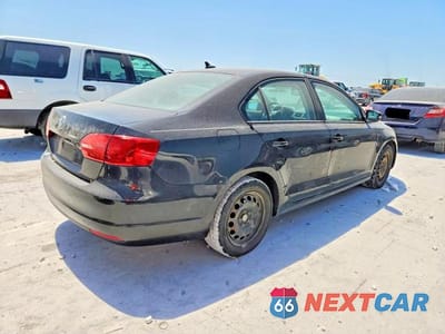 Piąte zdjęcie samochodu w środku: 2014 VOLKSWAGEN JETTA SE VIN:3VWD17AJ4EM392707 - miniatura