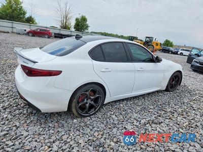 Trzecie zdjęcie samochodu z tyłu: 2017 ALFA ROMEO GIULIA TI VIN:ZARFAECN7H7554866 - miniatura