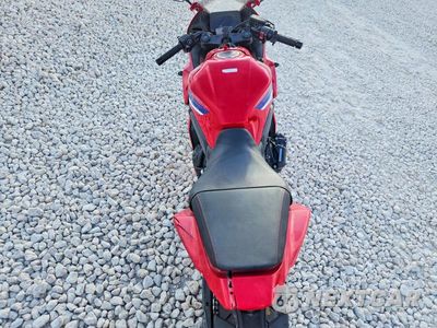Zdjęcie 6 z 9 samochodu: 2024 HONDA CBR650 R VIN:MLHRH1552R5000511 - miniatura