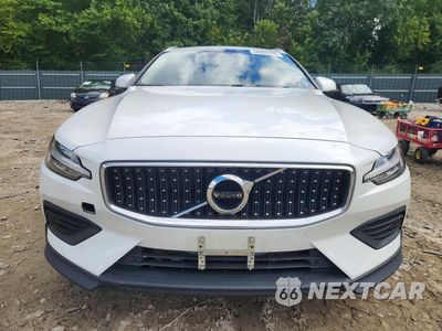 Piąte zdjęcie samochodu w środku: 2020 VOLVO V60 CROSS COUNTRY T5 MOMENTUM VIN:YV4102WK9L1047273 - miniatura