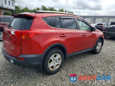 Trzecie zdjęcie samochodu z tyłu: 2015 TOYOTA RAV4 LE VIN:JTMBFREV1FJ038114 - miniatura