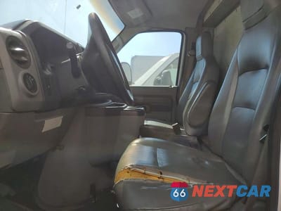 Zdjęcie 7 z 13 samochodu: 2010 FORD ECONOLINE E350 SUPER DUTY CUTAWAY VAN VIN:1FDWE3FL8ADA24390 - miniatura