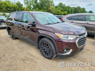 Czwarte zdjęcie samochodu z boku: 2019 CHEVROLET TRAVERSE LT VIN:1GNERGKW5KJ175077 - miniatura
