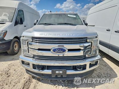 Piąte zdjęcie samochodu w środku: 2019 FORD F350 SUPER DUTY VIN:1FT8W3DT2KEC22939 - miniatura