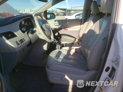Zdjęcie 7 z 13 samochodu: 2014 TOYOTA SIENNA XLE 8-PASSENGER VIN:5TDYK3DC7ES448114 - miniatura