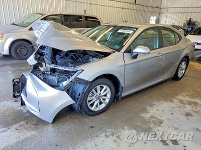 2025 TOYOTA CAMRY LE 4T1DAACKXSU562688 - główne zdjęcie licytacji z USA - miniatura
