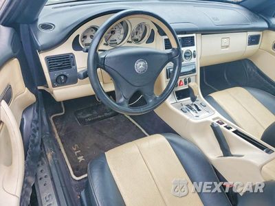 Zdjęcie 8 z 12 samochodu: 2001 MERCEDES-BENZ SLK 230 KOMPRESSOR VIN:WDBKK49F01F178148 - miniatura