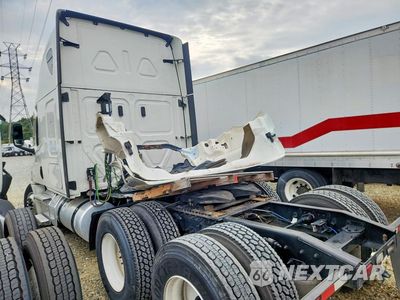 Drugie zdjęcie samochodu z przodu: 2022 FREIGHTLINER CASCADIA 126 SEMI TRUCK VIN:3AKJHHDRXNSNP8145 - miniatura