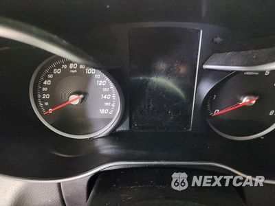 Zdjęcie 9 z 13 samochodu: 2016 MERCEDES-BENZ C 300 4MATIC VIN:55SWF4KB3GU127074 - miniatura