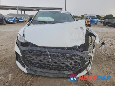 Piąte zdjęcie samochodu w środku: 2026 AUDI RS Q8 VIN:WU1ARBF14TD002162 - miniatura