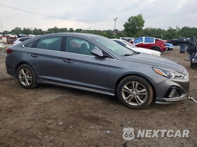 Czwarte zdjęcie samochodu z boku: 2019 HYUNDAI SONATA SPORT VIN:5NPE34AF4KH739983 - miniatura