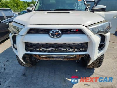 Zdjęcie 12 z 13 samochodu: 2016 TOYOTA 4RUNNER TRAIL VIN:JTEBU5JR8G5303429 - miniatura