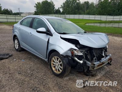 Czwarte zdjęcie samochodu z boku: 2017 CHEVROLET SONIC LT VIN:1G1JD5SG9H4151206 - miniatura