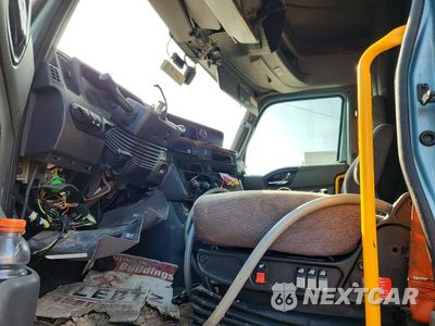 Zdjęcie 7 z 14 samochodu: 2022 INTERNATIONAL LT625 SEMI TRUCK VIN:3HSDZAPR1NN286383 - miniatura