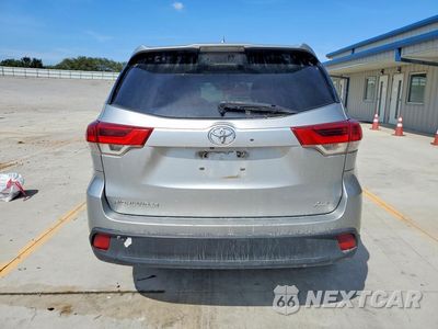 Zdjęcie 6 z 13 samochodu: 2018 TOYOTA HIGHLANDER XLE VIN:5TDKZRFH5JS537218 - miniatura