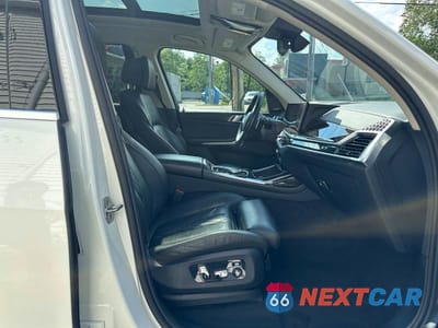 Zdjęcie 8 z 15 samochodu: 2025 BMW X7 XDRIVE40I VIN:5UX23EM07S9Y27594 - miniatura