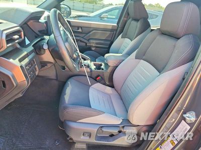Zdjęcie 7 z 12 samochodu: 2025 TOYOTA TACOMA TRD SPORT VIN:3TMLB5JN3SM206069 - miniatura