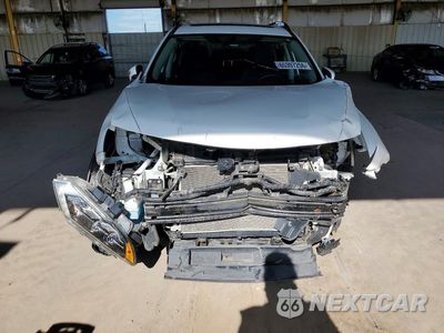 Piąte zdjęcie samochodu w środku: 2017 NISSAN ROGUE SV VIN:5N1AT2MV6HC758282 - miniatura