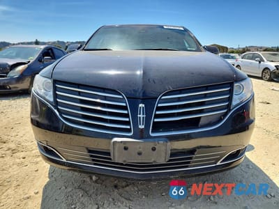 Piąte zdjęcie samochodu w środku: 2018 LINCOLN MKT VIN:2LMHJ5NK0JBL01942 - miniatura