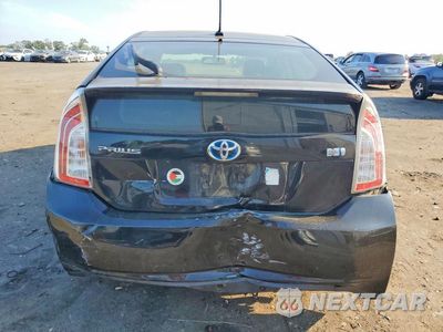 Zdjęcie 6 z 12 samochodu: 2012 TOYOTA PRIUS FOUR VIN:JTDKN3DU0C1571611 - miniatura
