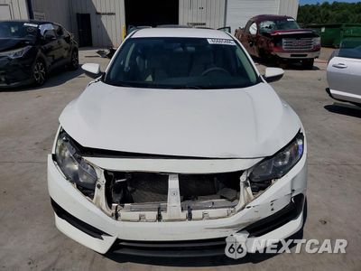 Piąte zdjęcie samochodu w środku: 2017 HONDA CIVIC LX VIN:19XFC2F53HE071339 - miniatura