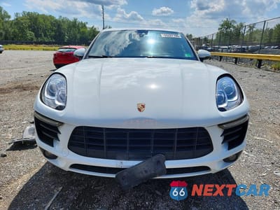 Piąte zdjęcie samochodu w środku: 2018 PORSCHE MACAN VIN:WP1AA2A50JLB04414 - miniatura
