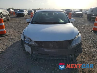Piąte zdjęcie samochodu w środku: 2015 NISSAN SENTRA S VIN:3N1AB7AP3FY282915 - miniatura