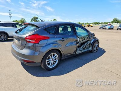 Trzecie zdjęcie samochodu z tyłu: 2015 FORD FOCUS SE VIN:1FADP3K21FL251927 - miniatura