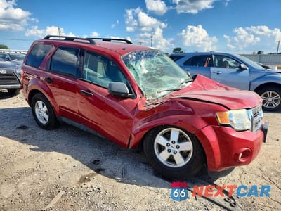 Czwarte zdjęcie samochodu z boku: 2010 FORD ESCAPE XLT VIN:1FMCU9DG1AKC97536 - miniatura