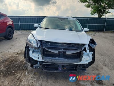 Piąte zdjęcie samochodu w środku: 2021 FORD ESCAPE SE VIN:1FMCU9BZ5MUA81914 - miniatura