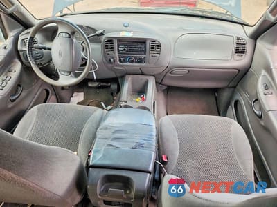 Zdjęcie 8 z 12 samochodu: 2000 FORD EXPEDITION XLT VIN:1FMPU16L2YLA60765 - miniatura