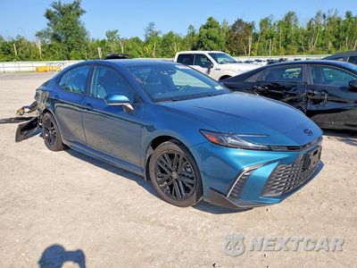 Czwarte zdjęcie samochodu z boku: 2025 TOYOTA CAMRY SE VIN:4T1DBADK0SU518324 - miniatura