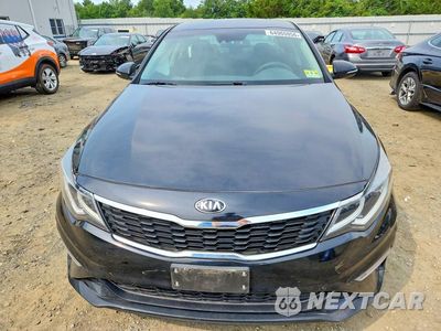 Piąte zdjęcie samochodu w środku: 2019 KIA OPTIMA LX VIN:5XXGT4L30KG353116 - miniatura