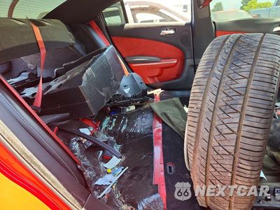 Zdjęcie 10 z 12 samochodu: 2017 DODGE CHARGER SRT 392 VIN:2C3CDXEJ5HH518001 - miniatura