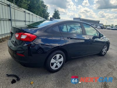 Trzecie zdjęcie samochodu z tyłu: 2018 CHEVROLET CRUZE LS VIN:1G1BC5SM9J7204309 - miniatura