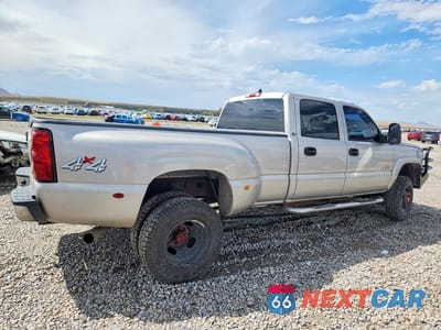 Trzecie zdjęcie samochodu z tyłu: 2005 CHEVROLET SILVERADO K3500 VIN:1GCJK33275F960255 - miniatura