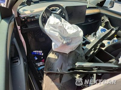 Zdjęcie 8 z 13 samochodu: 2023 TESLA MODEL Y VIN:7SAYGDEE2PA128973 - miniatura