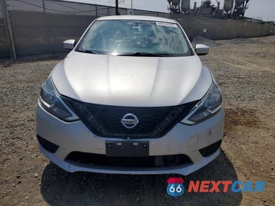 Piąte zdjęcie samochodu w środku: 2018 NISSAN SENTRA SV VIN:3N1AB7APXJL635592 - miniatura