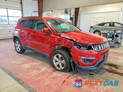 Czwarte zdjęcie samochodu z boku: 2018 JEEP COMPASS LATITUDE VIN:3C4NJDBB3JT150259 - miniatura