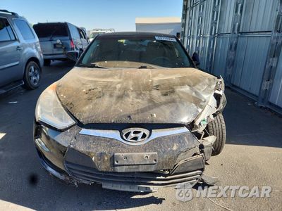 Piąte zdjęcie samochodu w środku: 2012 HYUNDAI VELOSTER BASE VIN:KMHTC6AD9CU042927 - miniatura