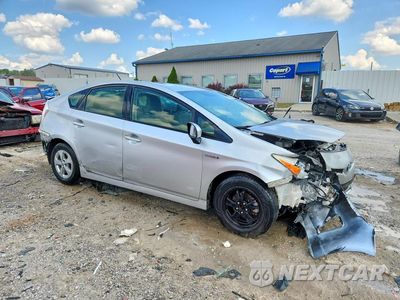 Czwarte zdjęcie samochodu z boku: 2015 TOYOTA PRIUS TWO VIN:JTDKN3DU0F0410508 - miniatura