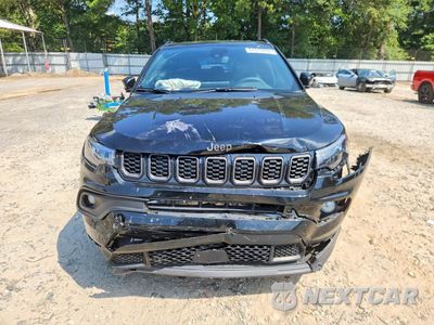 Piąte zdjęcie samochodu w środku: 2025 JEEP COMPASS LATITUDE VIN:3C4NJDBN5ST541442 - miniatura