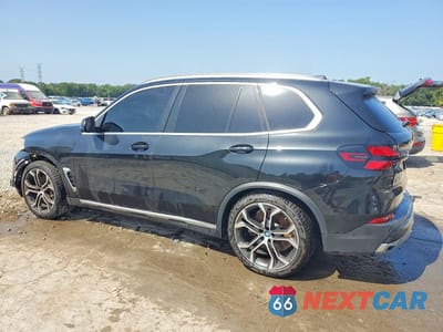 Drugie zdjęcie samochodu z przodu: 2025 BMW X5 XDRIVE50E VIN:5UX43EU04S9Z22865 - miniatura
