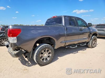 Trzecie zdjęcie samochodu z tyłu: 2011 TOYOTA TUNDRA DOUBLE CAB SR5 VIN:5TFUW5F19BX205758 - miniatura