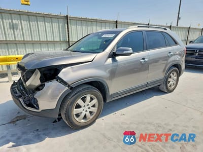 2011 KIA SORENTO LX 5XYKT4A13BG110200 - główne zdjęcie licytacji z USA - miniatura